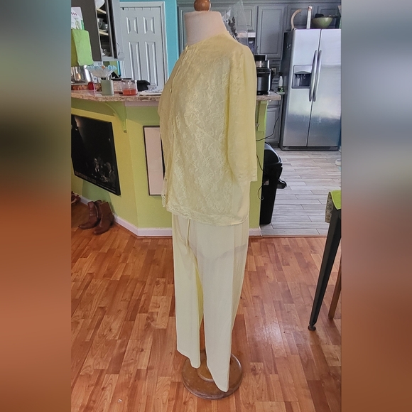 Comfy and Cozy Vintage Vanity Fair Nylon Sleep Set - Picture 5 of 5